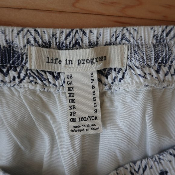 Life in Progress Patterned mini dress - Picture 10 of 11